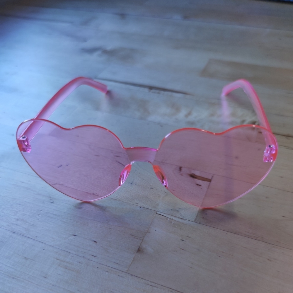 ✨ Heart-Shaped Pink Kids Sunglasses